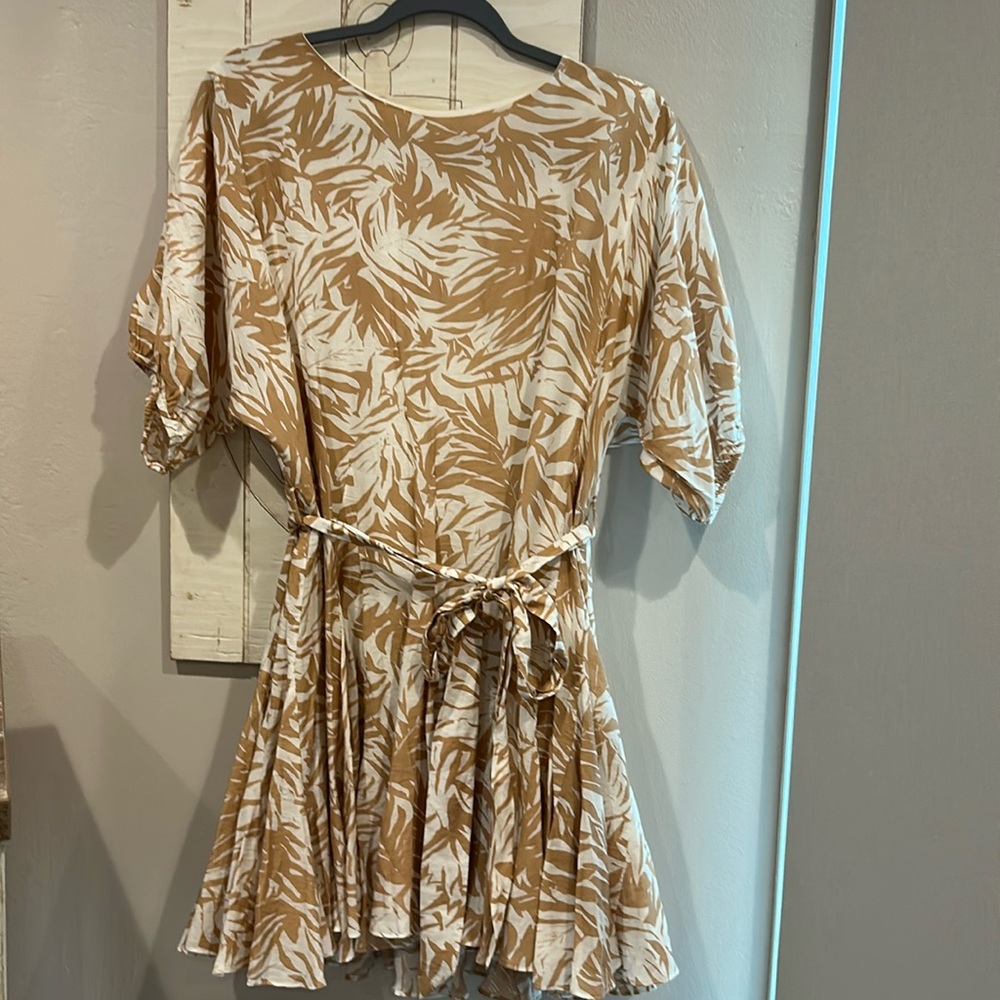 Aakaa, Kailee Leaf Print Mini Dress,Full & Twirl-able,Excellent Condition,Size M